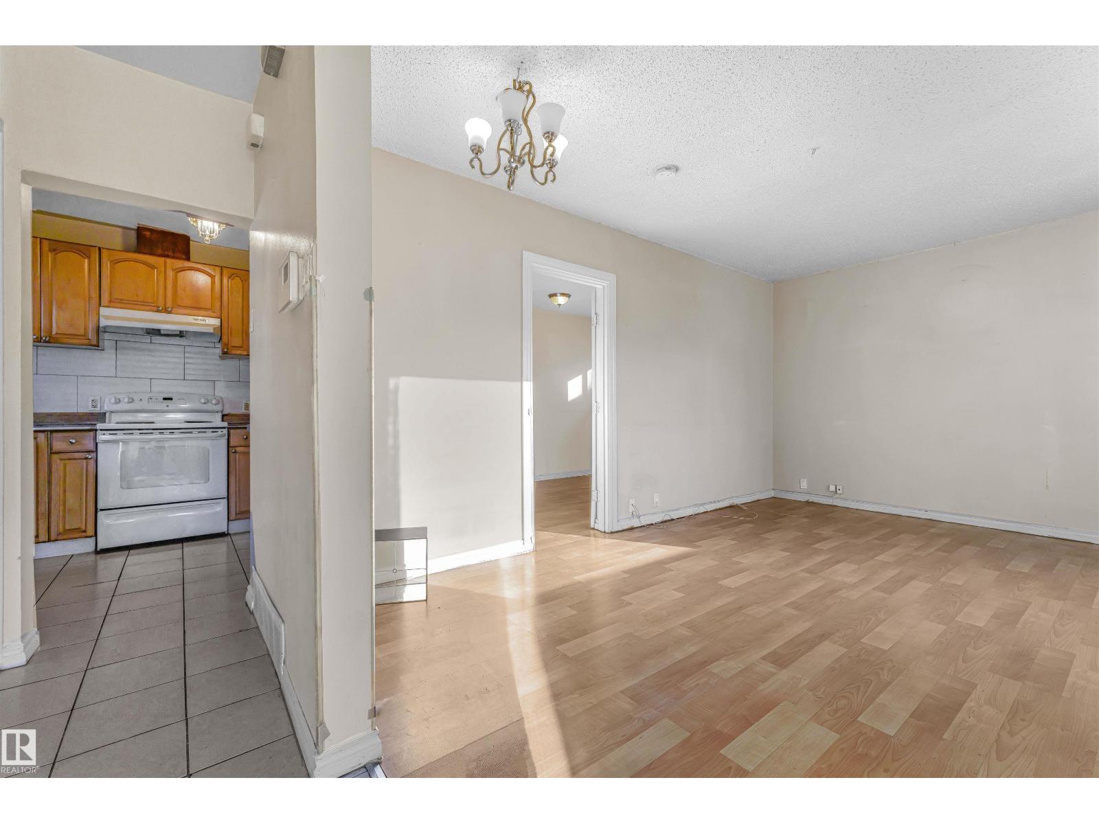 11315 97 St Nw, Edmonton, Alberta  T5G 1X3 - Photo 11 - E4461761