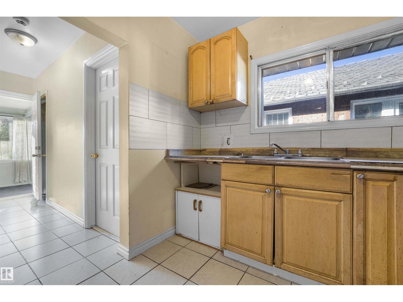 11315 97 St Nw, Edmonton, Alberta  T5G 1X3 - Photo 14 - E4461761