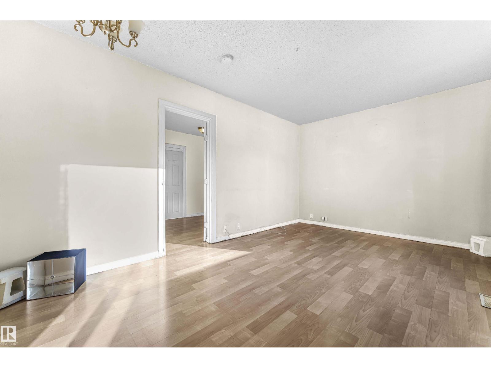 11315 97 St Nw, Edmonton, Alberta  T5G 1X3 - Photo 6 - E4461761