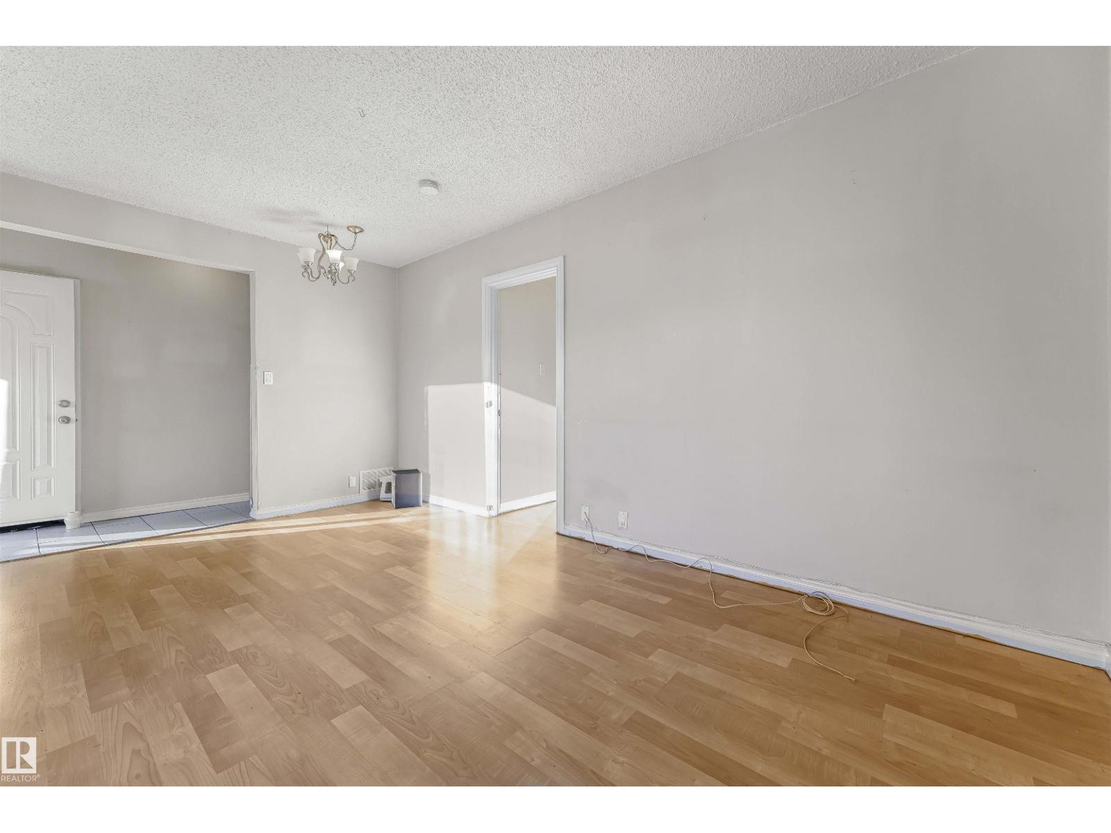 11315 97 St Nw, Edmonton, Alberta  T5G 1X3 - Photo 8 - E4461761
