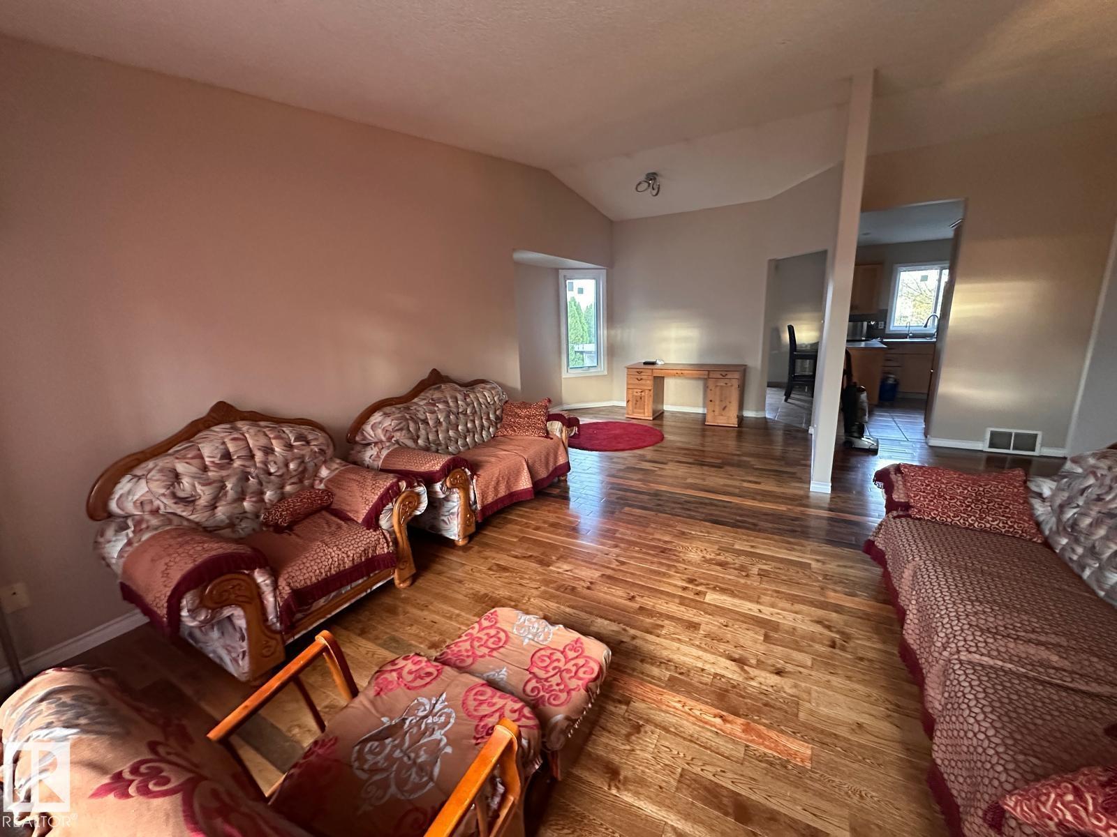 2807 35 St Nw, Edmonton, Alberta  T6L 5K2 - Photo 4 - E4461760