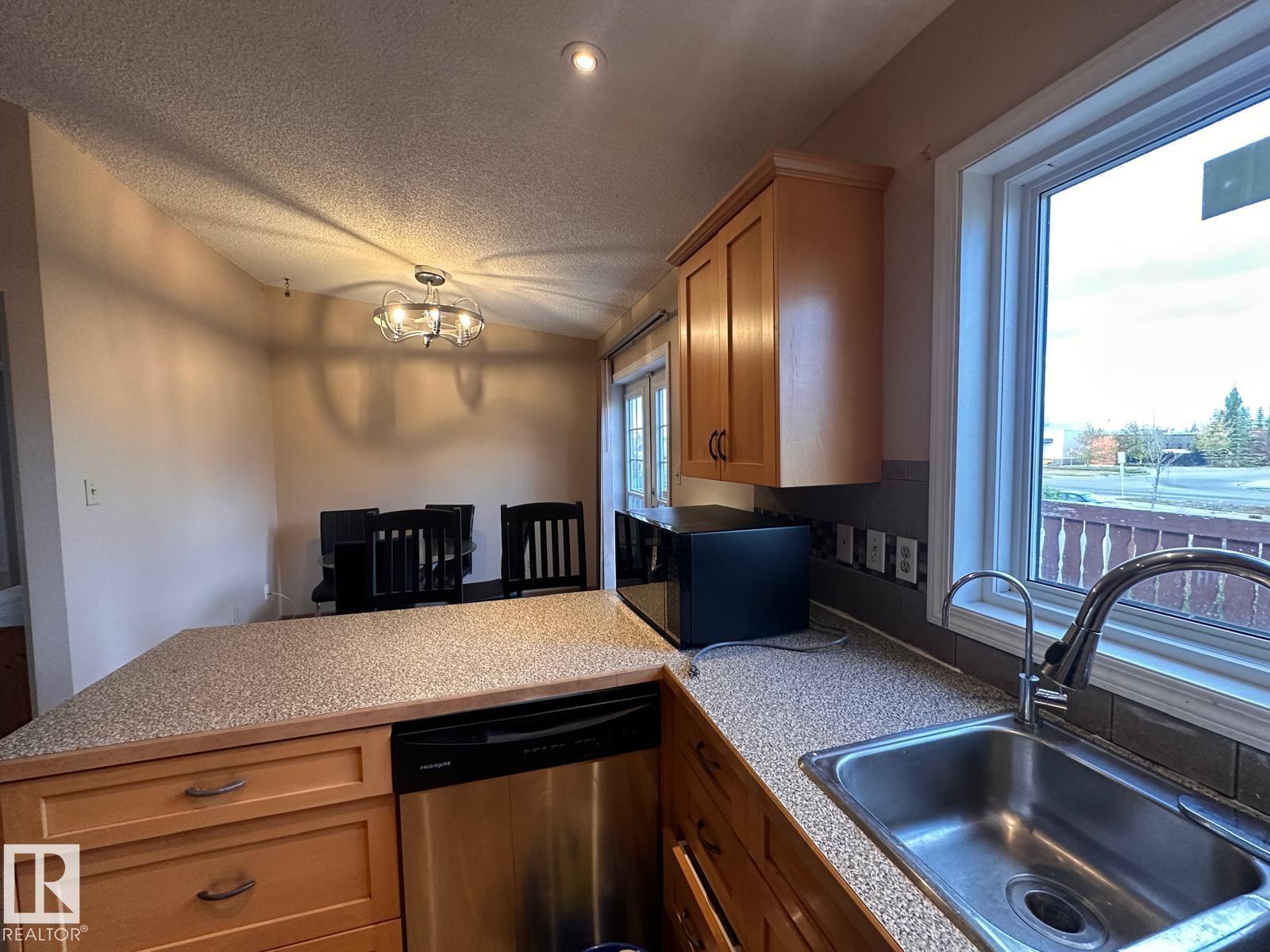 2807 35 St Nw, Edmonton, Alberta  T6L 5K2 - Photo 9 - E4461760