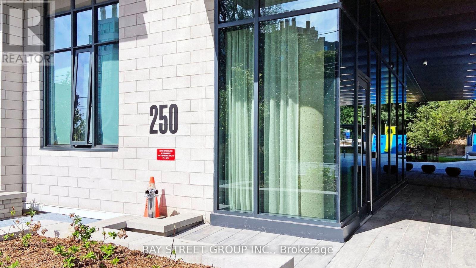 320 - 250 Lawrence Avenue W, Toronto, Ontario  M5M 1B2 - Photo 2 - C12457642