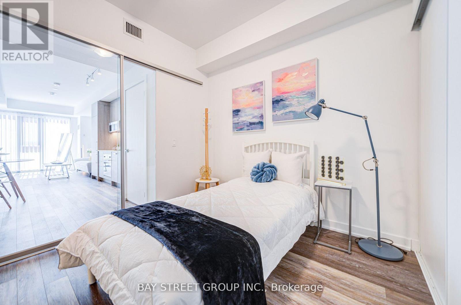 320 - 250 Lawrence Avenue W, Toronto, Ontario  M5M 1B2 - Photo 25 - C12457642