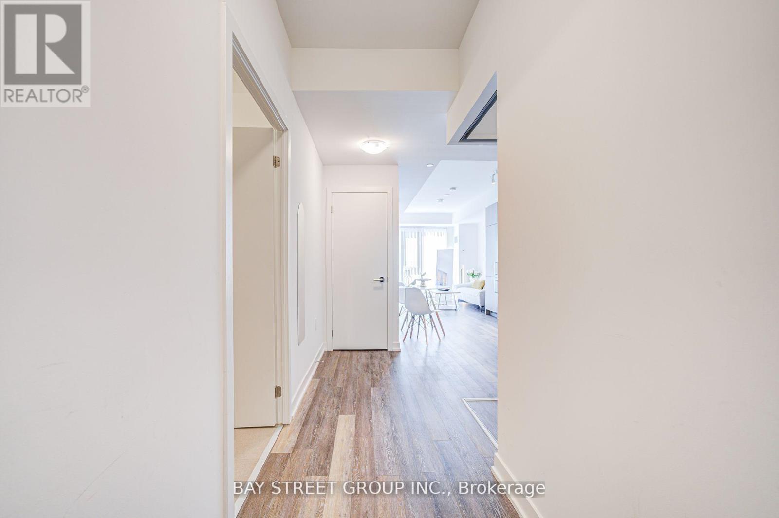 320 - 250 Lawrence Avenue W, Toronto, Ontario  M5M 1B2 - Photo 6 - C12457642