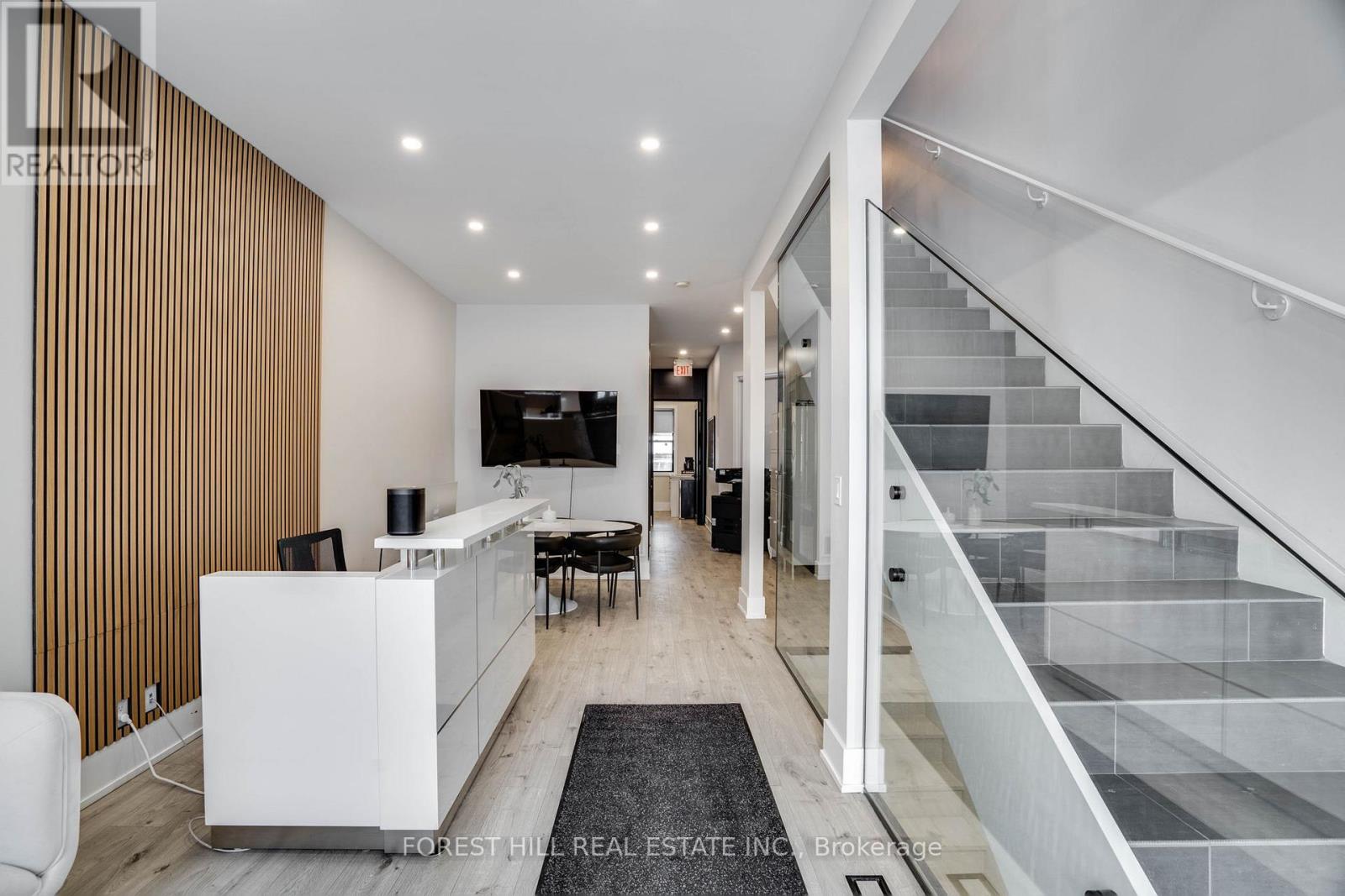 659 St Clair Avenue W, Toronto, Ontario  M6K 0G7 - Photo 10 - C12457646