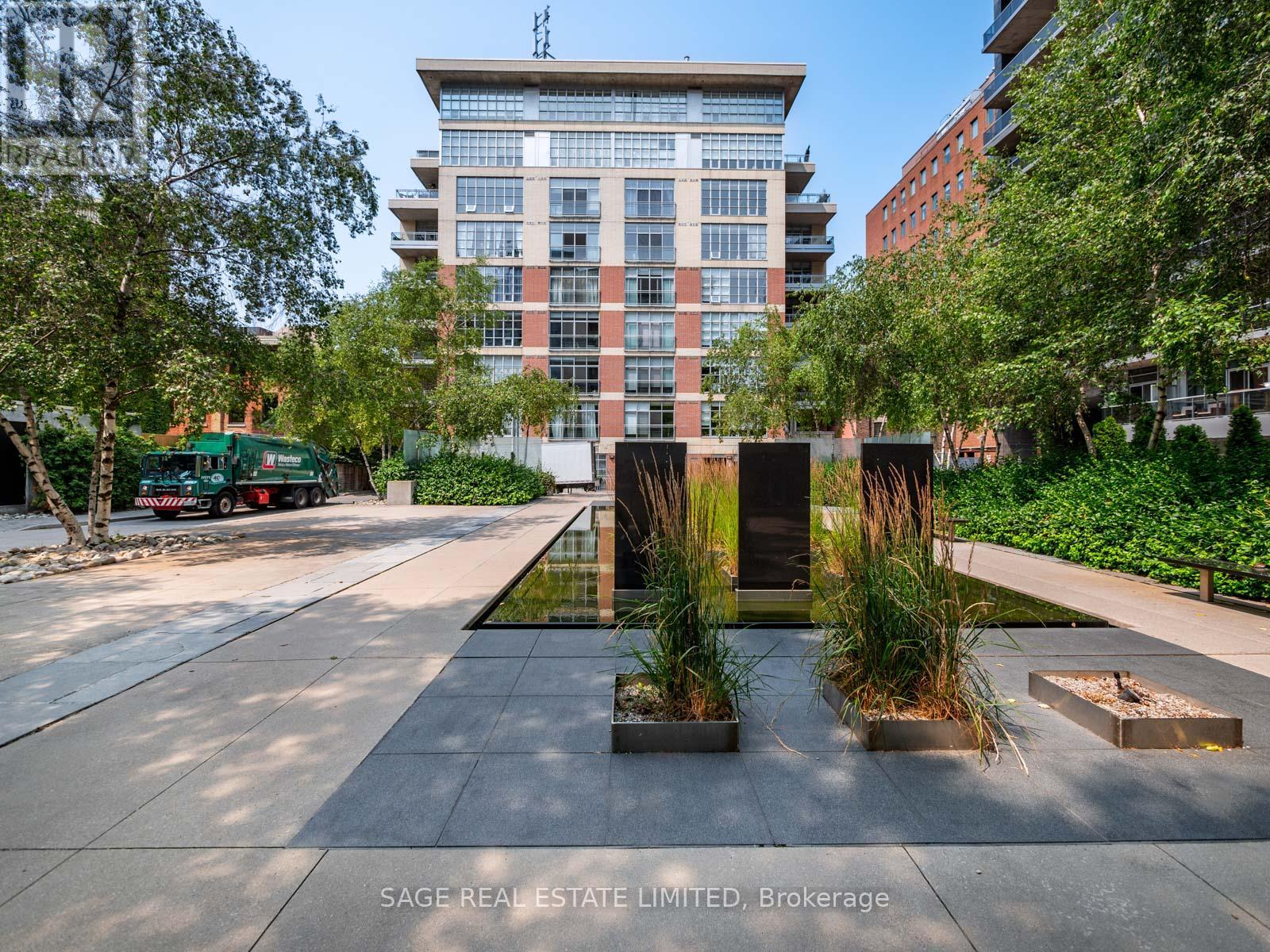 101 - 19 Brant Street W, Toronto, Ontario  M5V 2L2 - Photo 10 - C12457654