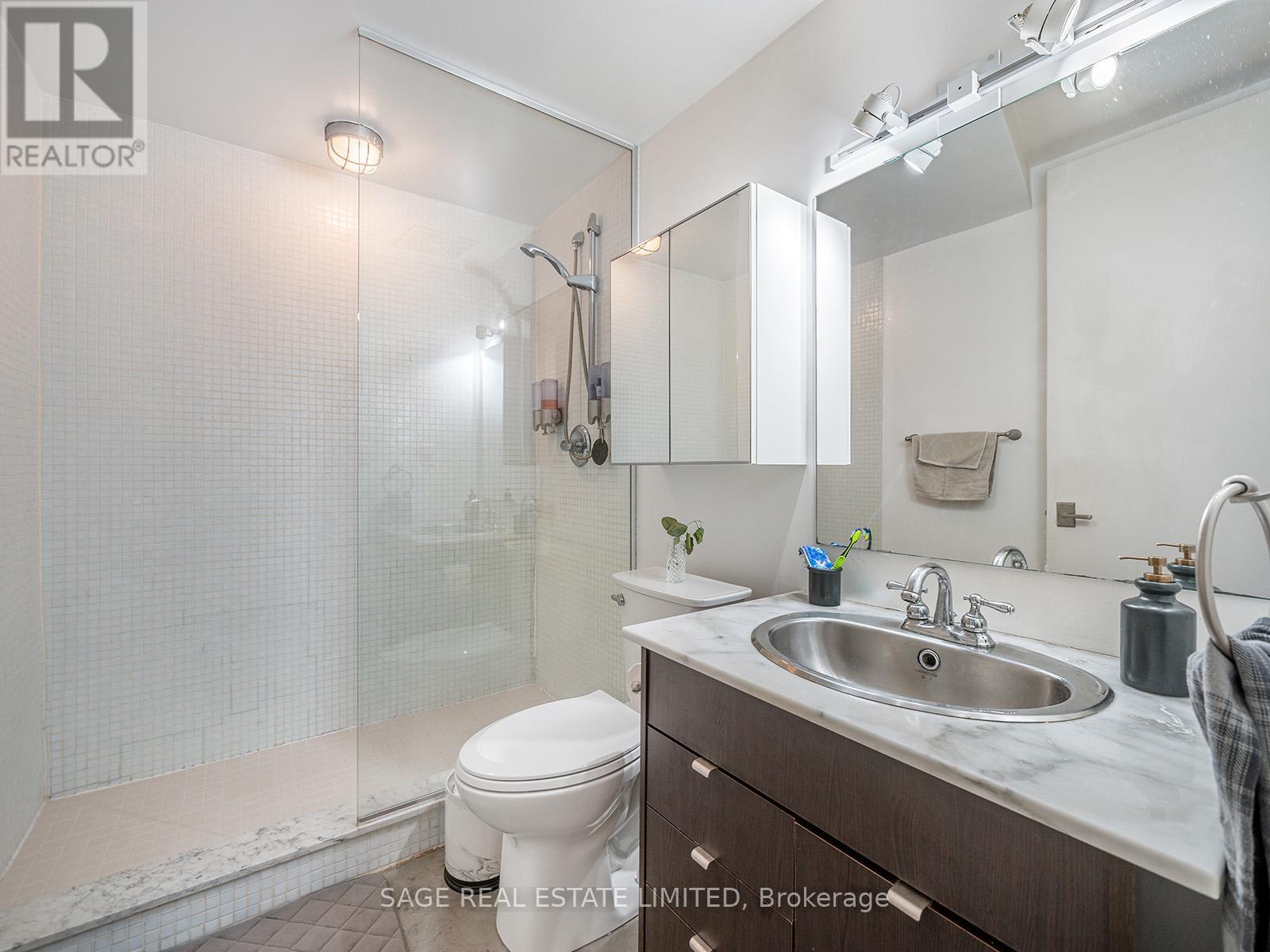 101 - 19 Brant Street W, Toronto, Ontario  M5V 2L2 - Photo 17 - C12457654