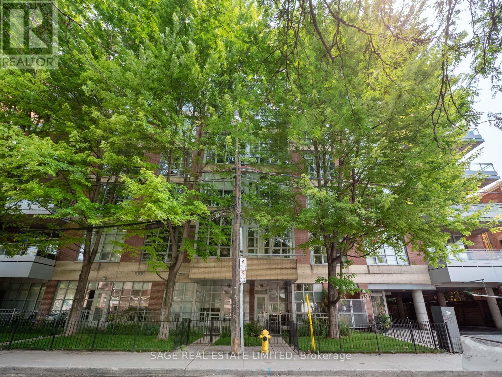 101 - 19 Brant Street W, Toronto, Ontario  M5V 2L2 - Photo 4 - C12457654