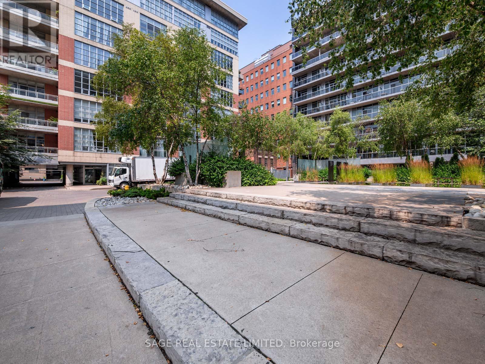 101 - 19 Brant Street W, Toronto, Ontario  M5V 2L2 - Photo 7 - C12457654