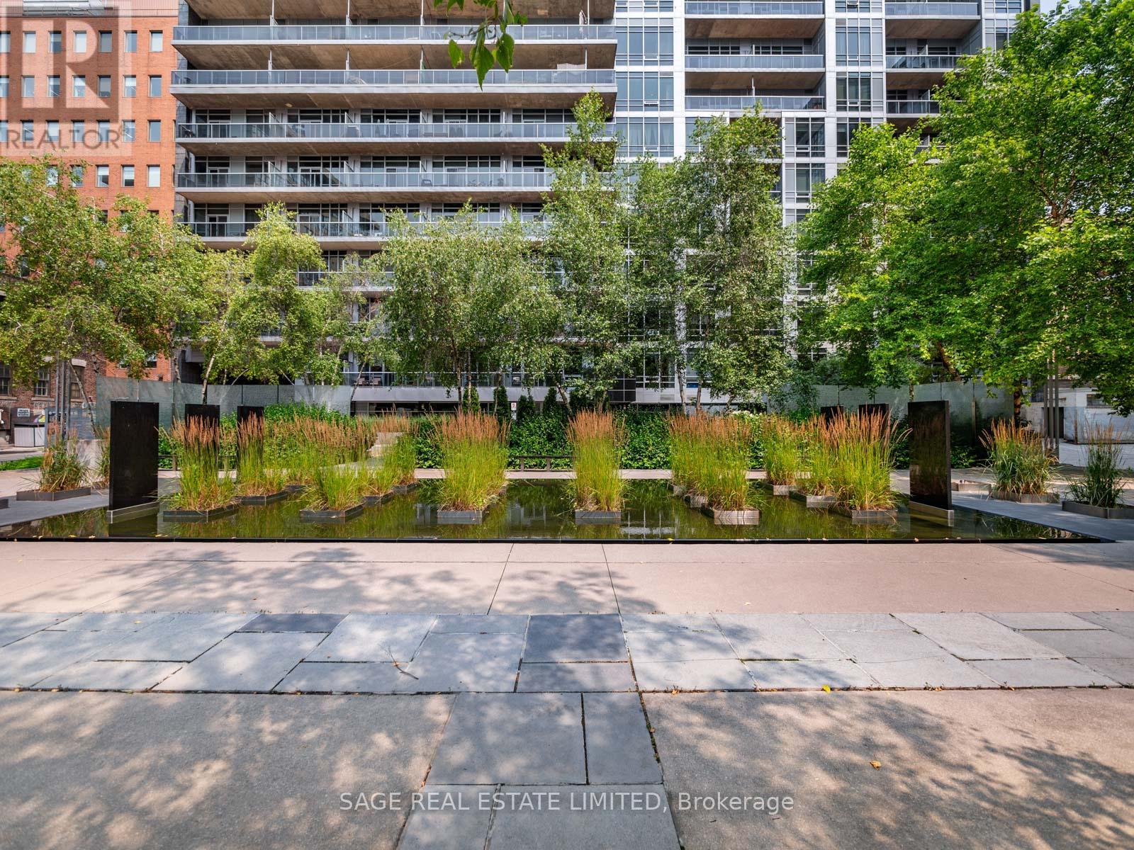 101 - 19 Brant Street W, Toronto, Ontario  M5V 2L2 - Photo 8 - C12457654