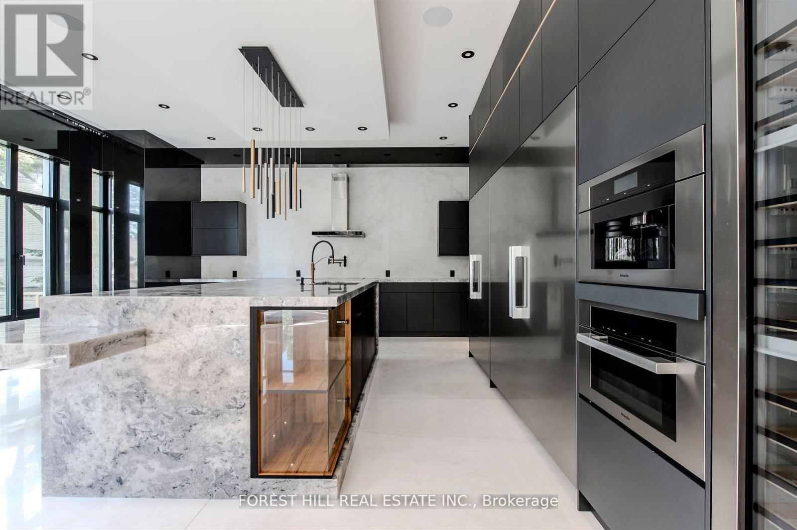 505 Russell Hill Road, Toronto, Ontario  M5P 2T1 - Photo 5 - C12457661