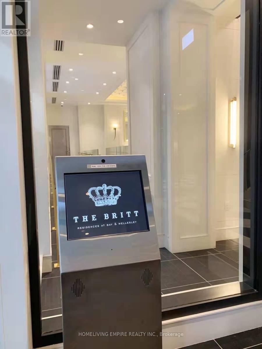 1720 - 955 Bay Street, Toronto, Ontario  M5C 0C6 - Photo 2 - C12457687