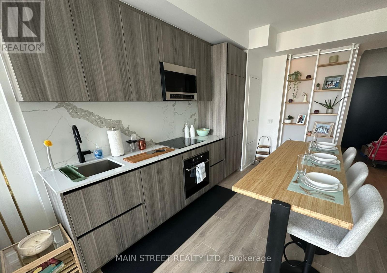 2207 - 117 Broadway Avenue, Toronto, Ontario  M4P 1V3 - Photo 2 - C12457695