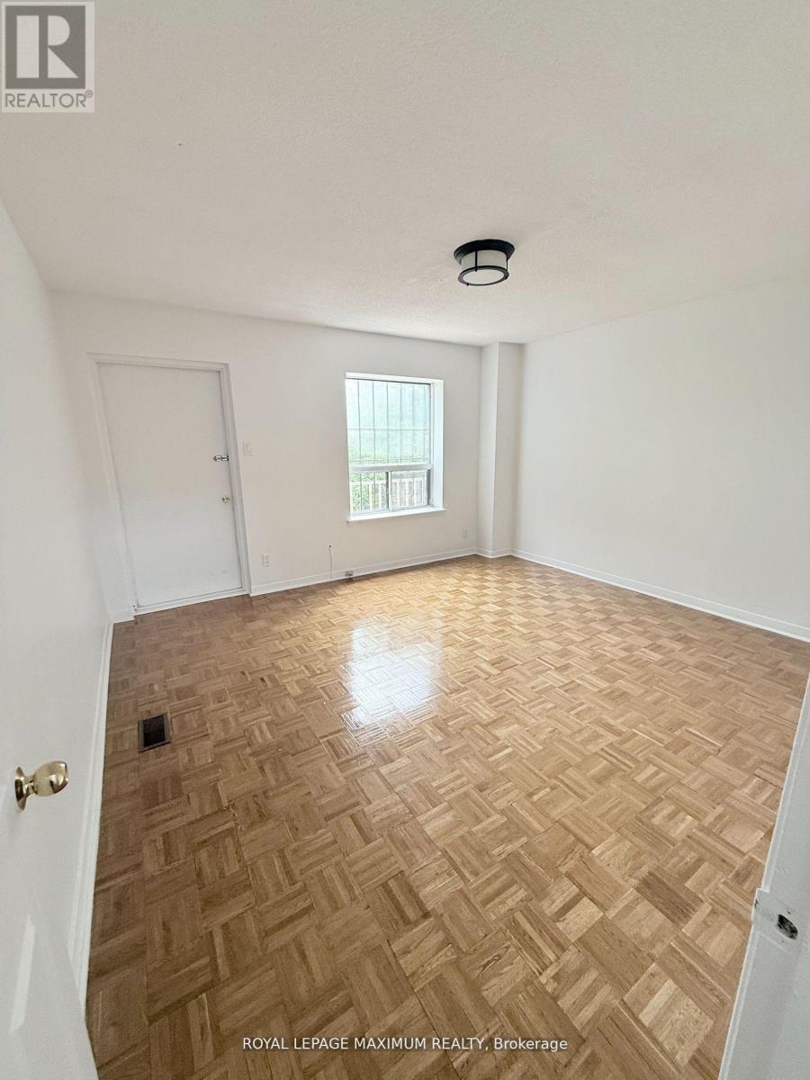 A - 1547 O'connor Drive, Toronto, Ontario  M4B 2V7 - Photo 11 - E12457668