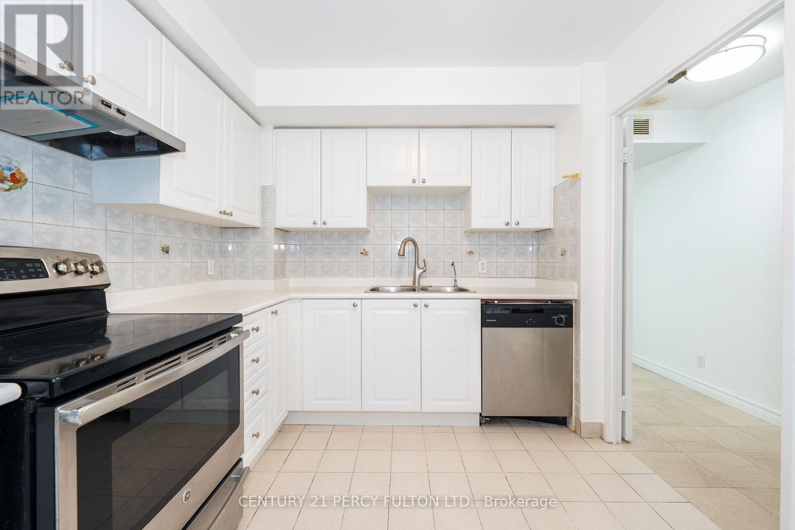 1007 - 8 Lee Centre Drive, Toronto, Ontario  M1H 3H8 - Photo 15 - E12457684
