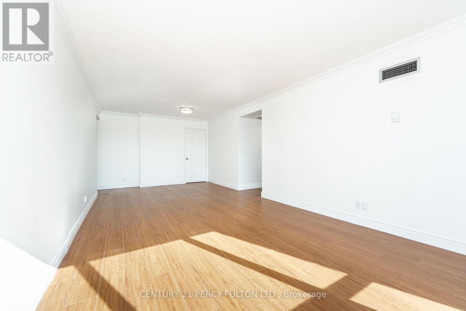 1007 - 8 Lee Centre Drive, Toronto, Ontario  M1H 3H8 - Photo 5 - E12457684