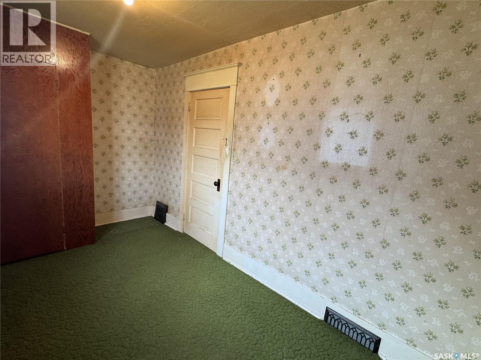 208 5th Avenue W, Biggar, Saskatchewan  S0K 0M0 - Photo 15 - SK020546