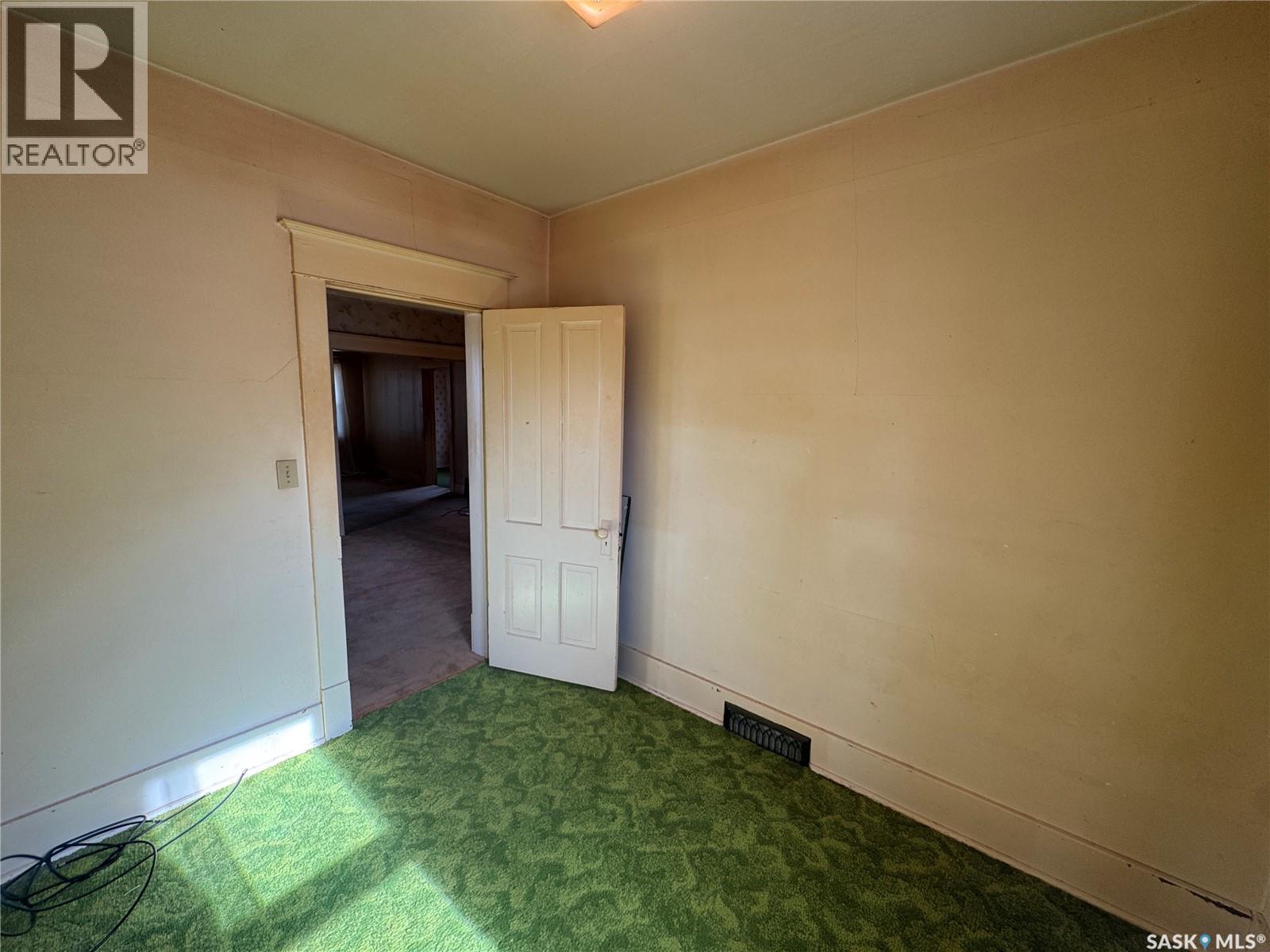 208 5th Avenue W, Biggar, Saskatchewan  S0K 0M0 - Photo 17 - SK020546