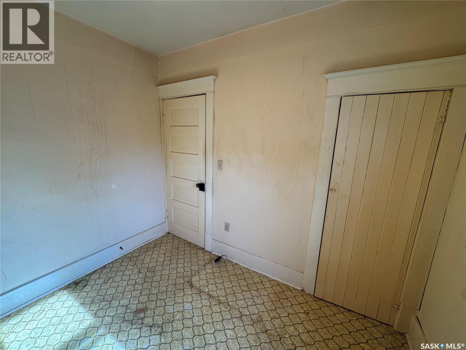 208 5th Avenue W, Biggar, Saskatchewan  S0K 0M0 - Photo 19 - SK020546
