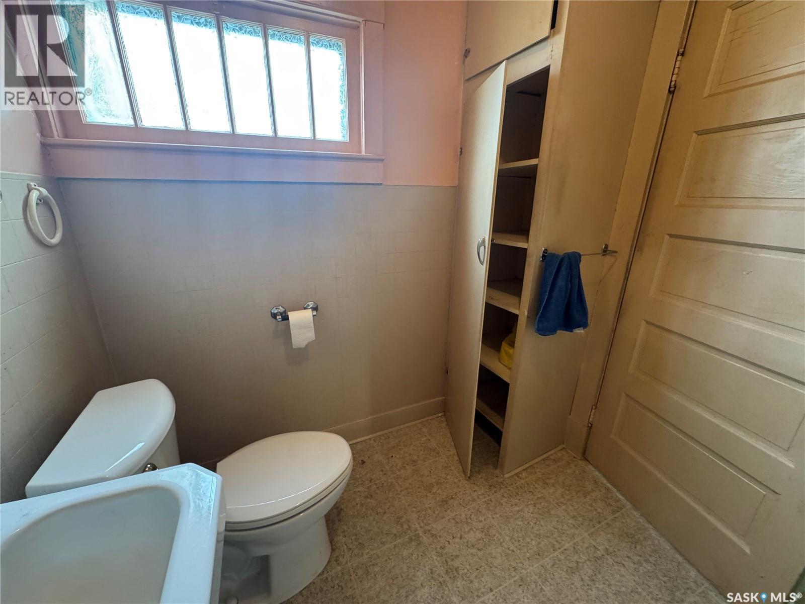 208 5th Avenue W, Biggar, Saskatchewan  S0K 0M0 - Photo 21 - SK020546