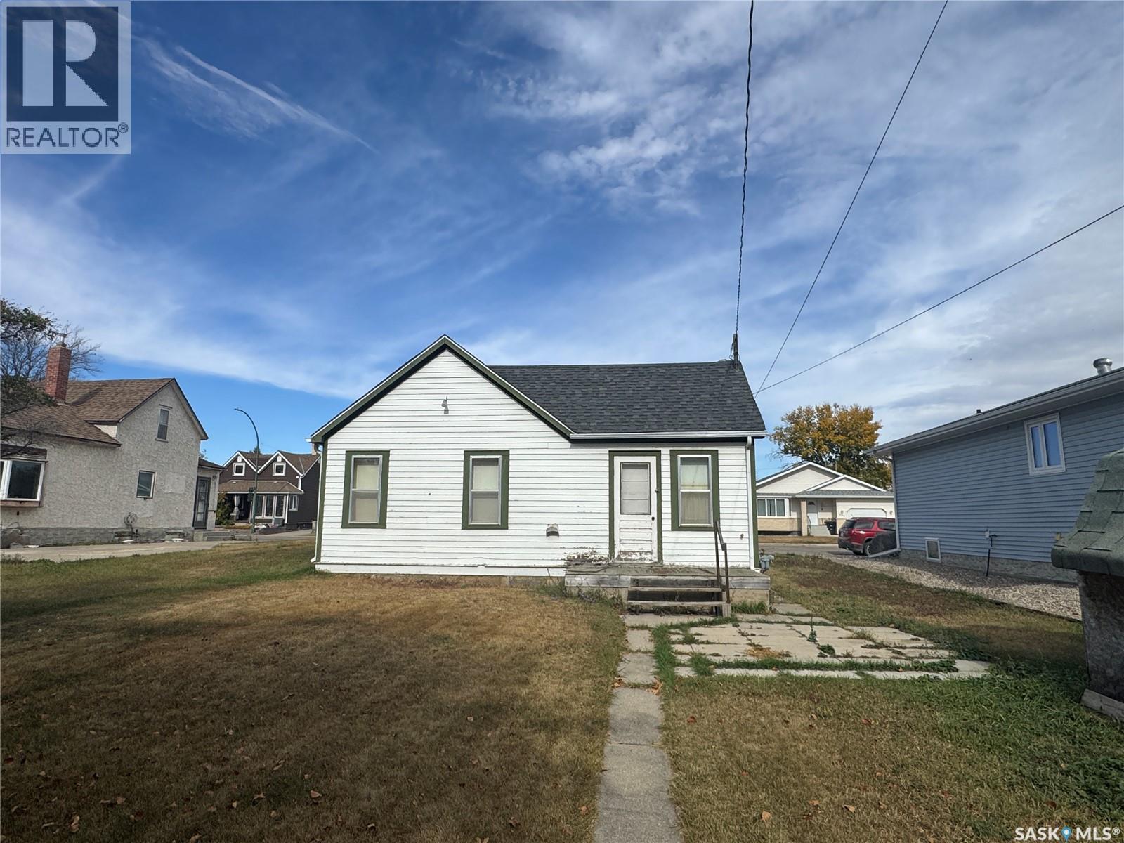 208 5th Avenue W, Biggar, Saskatchewan  S0K 0M0 - Photo 22 - SK020546