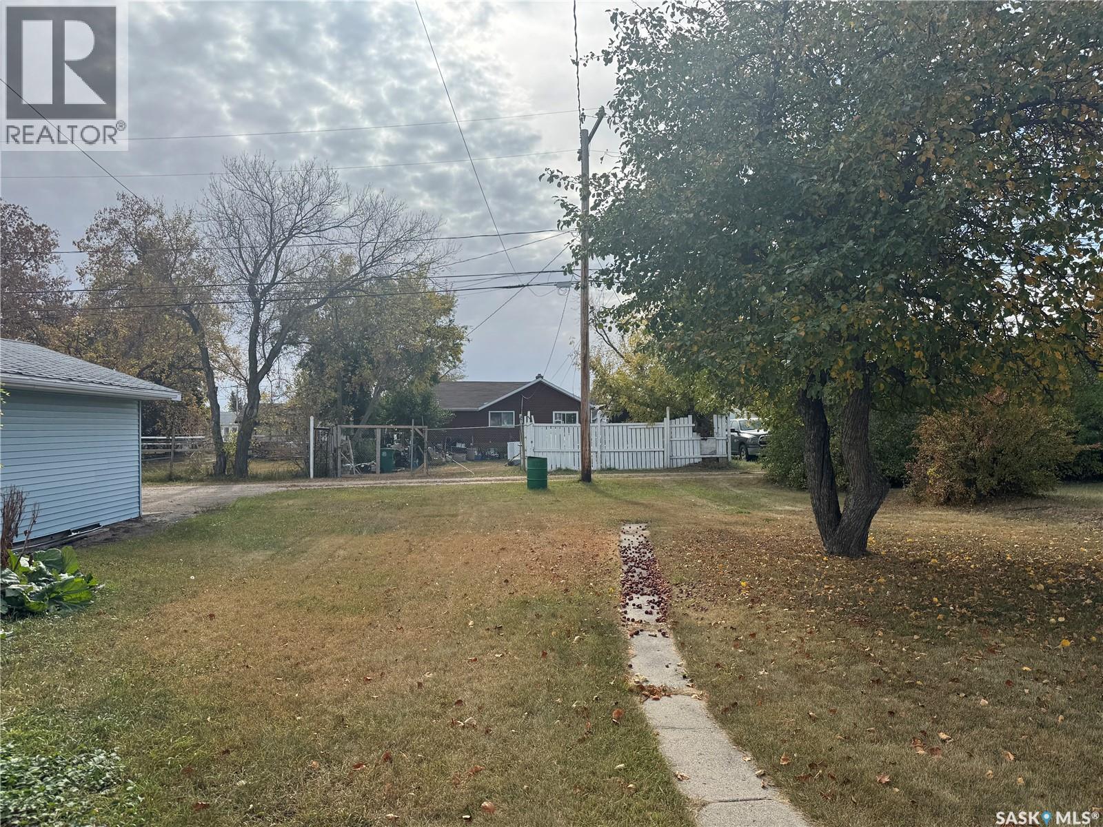 208 5th Avenue W, Biggar, Saskatchewan  S0K 0M0 - Photo 23 - SK020546