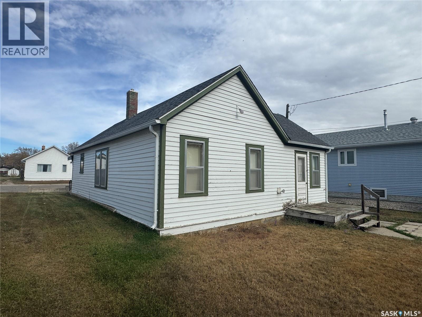 208 5th Avenue W, Biggar, Saskatchewan  S0K 0M0 - Photo 24 - SK020546