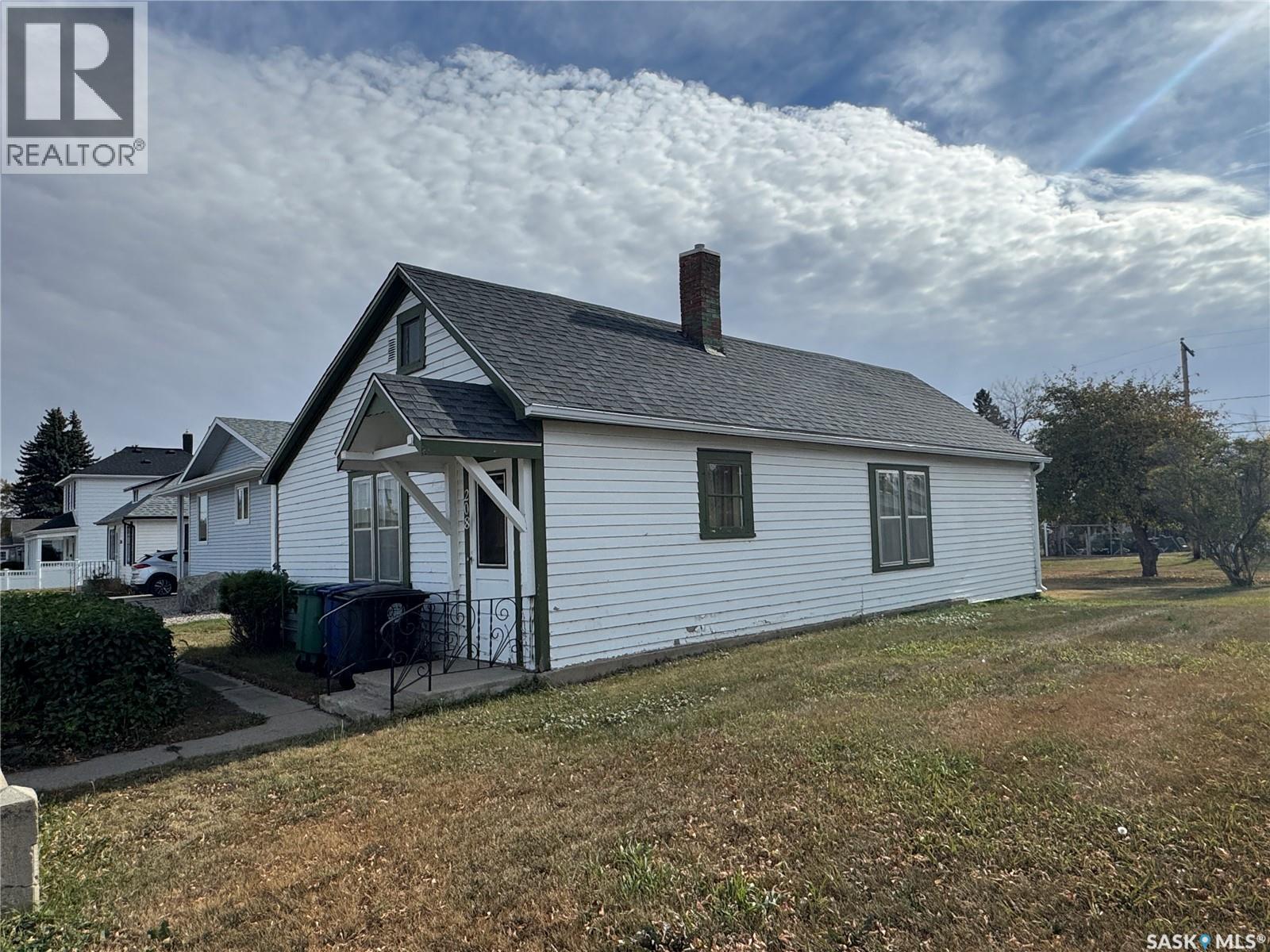 208 5th Avenue W, Biggar, Saskatchewan  S0K 0M0 - Photo 25 - SK020546