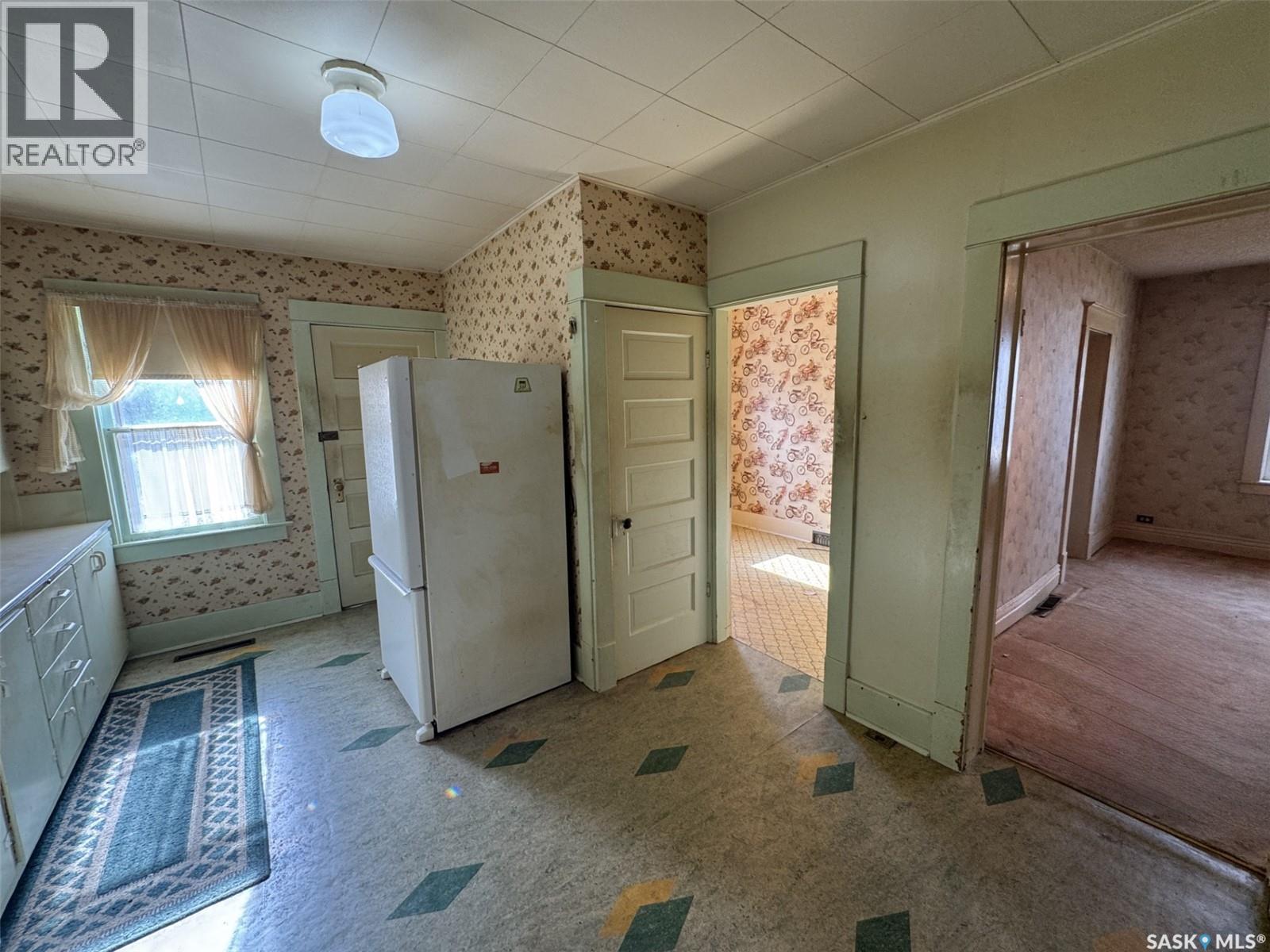 208 5th Avenue W, Biggar, Saskatchewan  S0K 0M0 - Photo 7 - SK020546