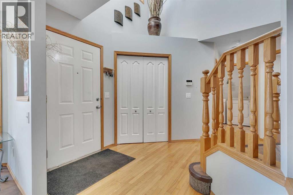 185 West Lakeview Drive, Chestermere, Alberta  T1X 1K2 - Photo 5 - A2263206