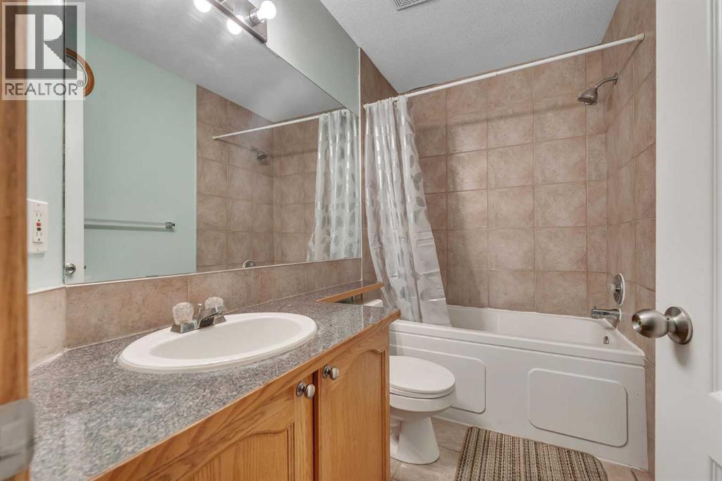 185 West Lakeview Drive, Chestermere, Alberta  T1X 1K2 - Photo 28 - A2263206