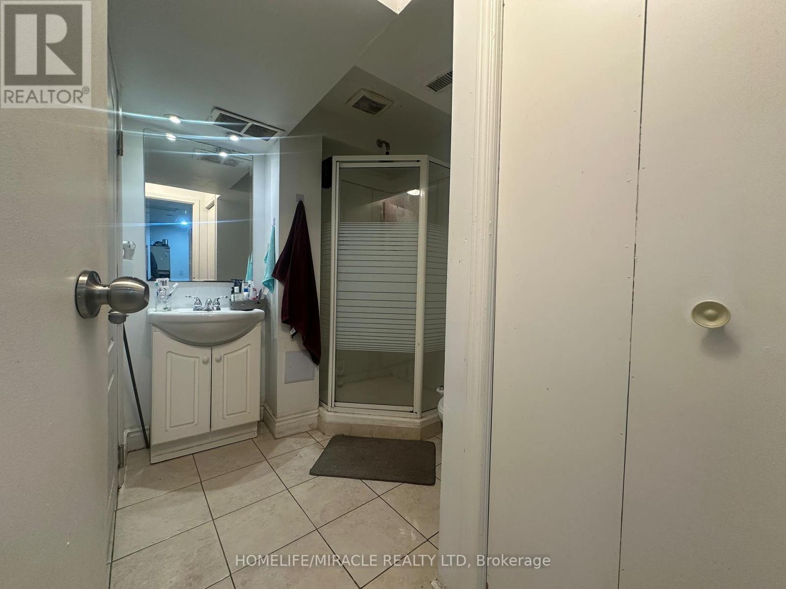 46 Hinchley Wood Grove, Brampton, Ontario  L6V 3M3 - Photo 21 - W12450318