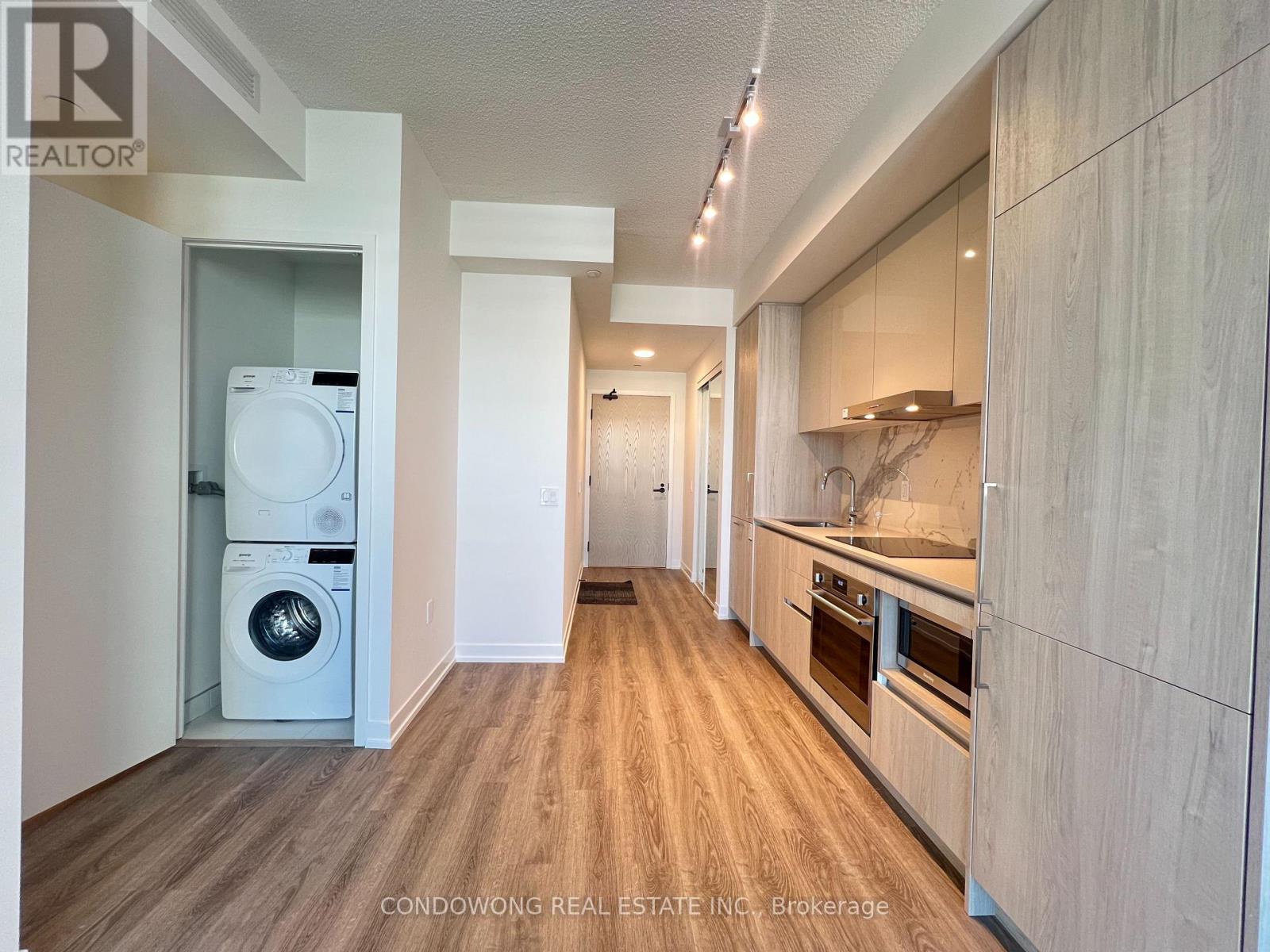4917 - 195 COMMERCE STREET, Vaughan, Ontario