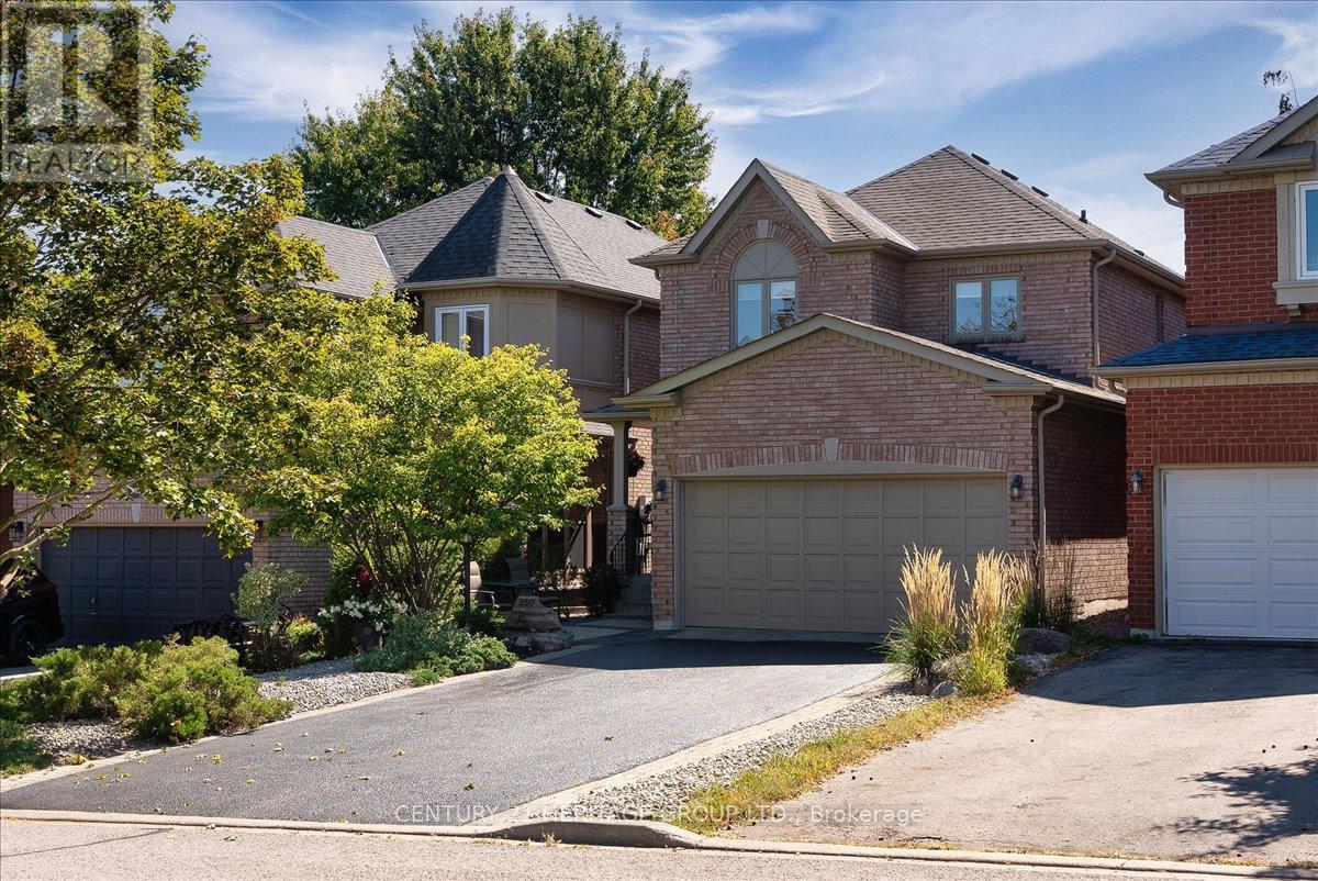350 HEWITT CIRCLE, Newmarket, Ontario