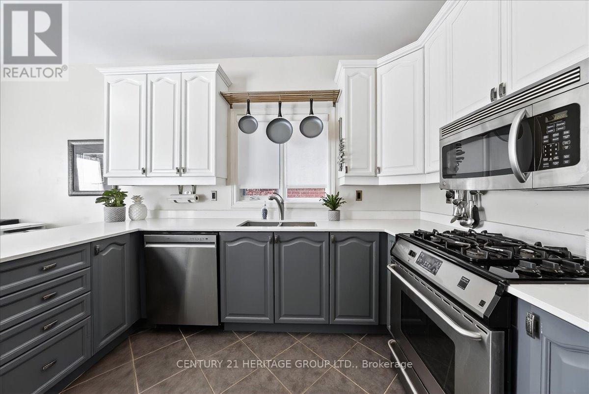 350 Hewitt Circle, Newmarket, Ontario  L3X 2H1 - Photo 14 - N12457670