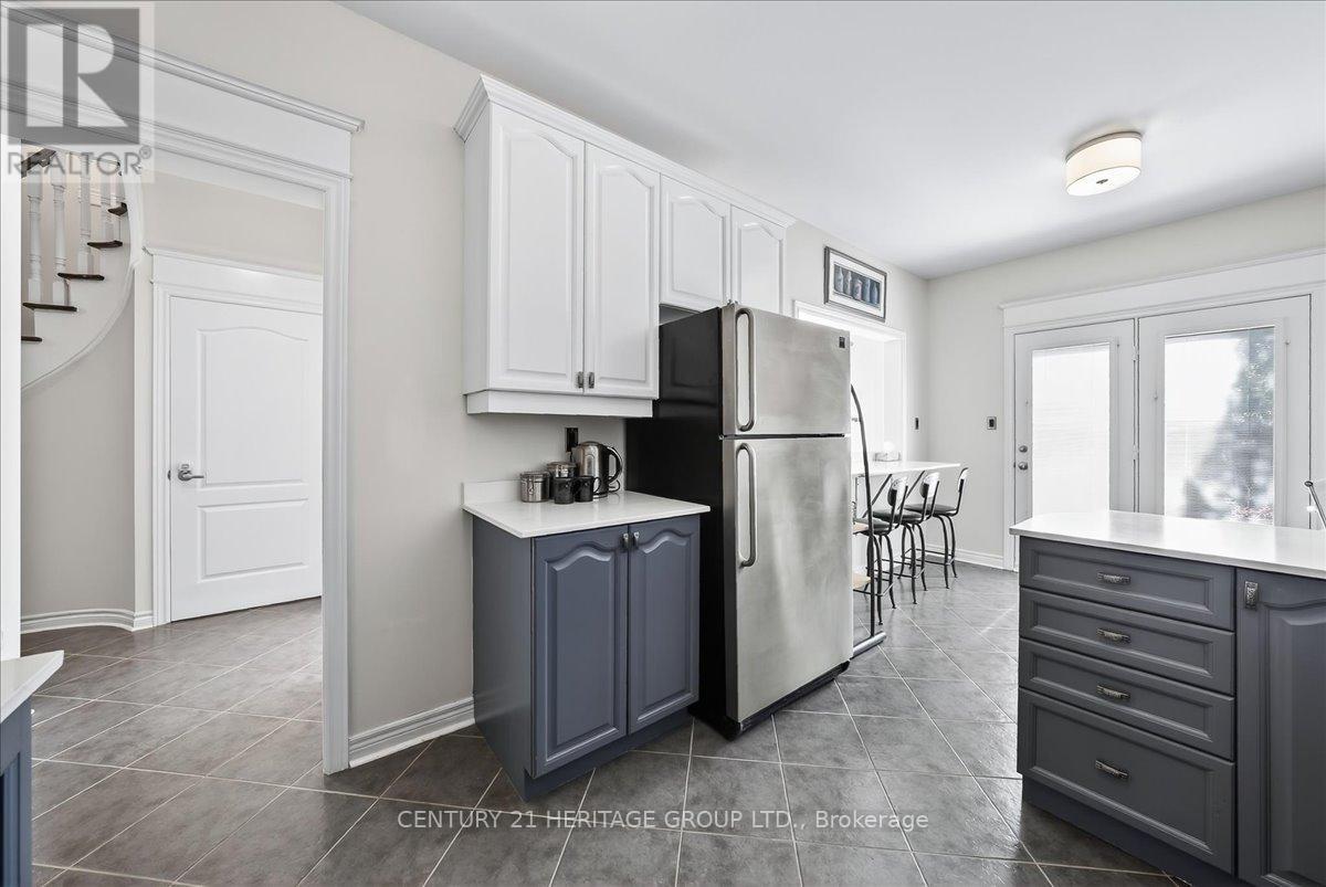 350 Hewitt Circle, Newmarket, Ontario  L3X 2H1 - Photo 15 - N12457670