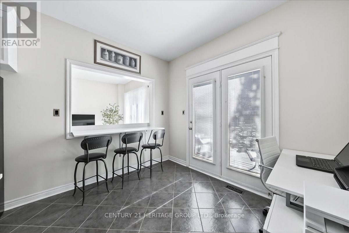 350 Hewitt Circle, Newmarket, Ontario  L3X 2H1 - Photo 17 - N12457670