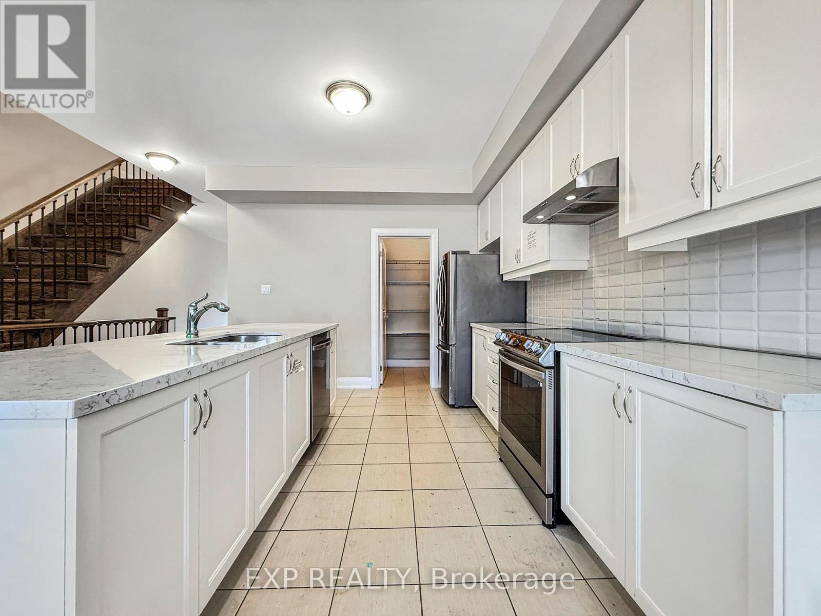 923 Isaac Phillips Way, Aurora, Ontario  L3X 2Y8 - Photo 11 - N12457702