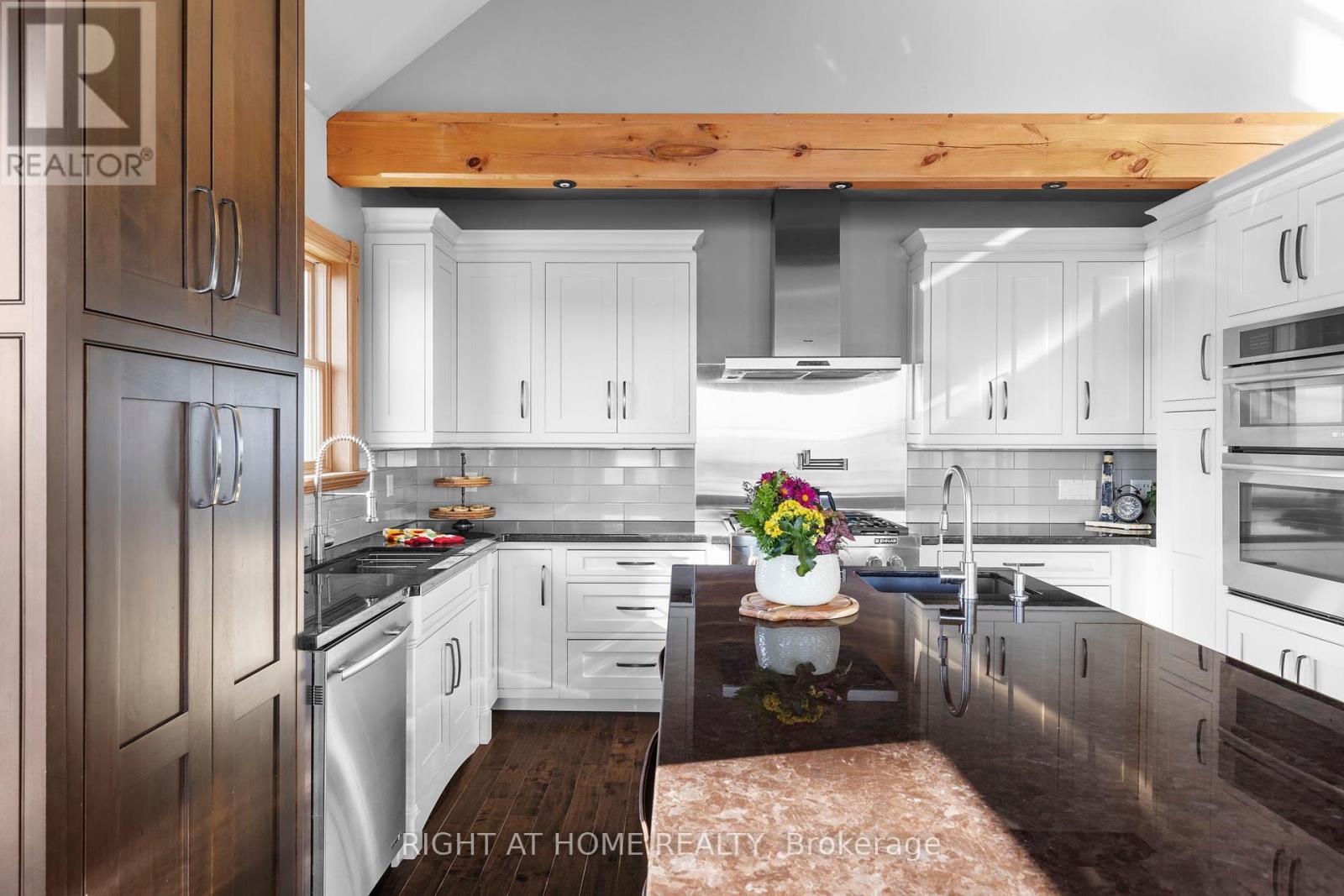 21 Lakeshore Road E, Oro-Medonte, Ontario  L0L 2E0 - Photo 37 - S12457662