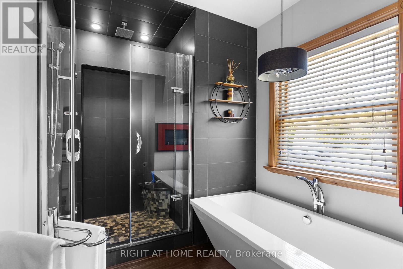 21 Lakeshore Road E, Oro-Medonte, Ontario  L0L 2E0 - Photo 42 - S12457662