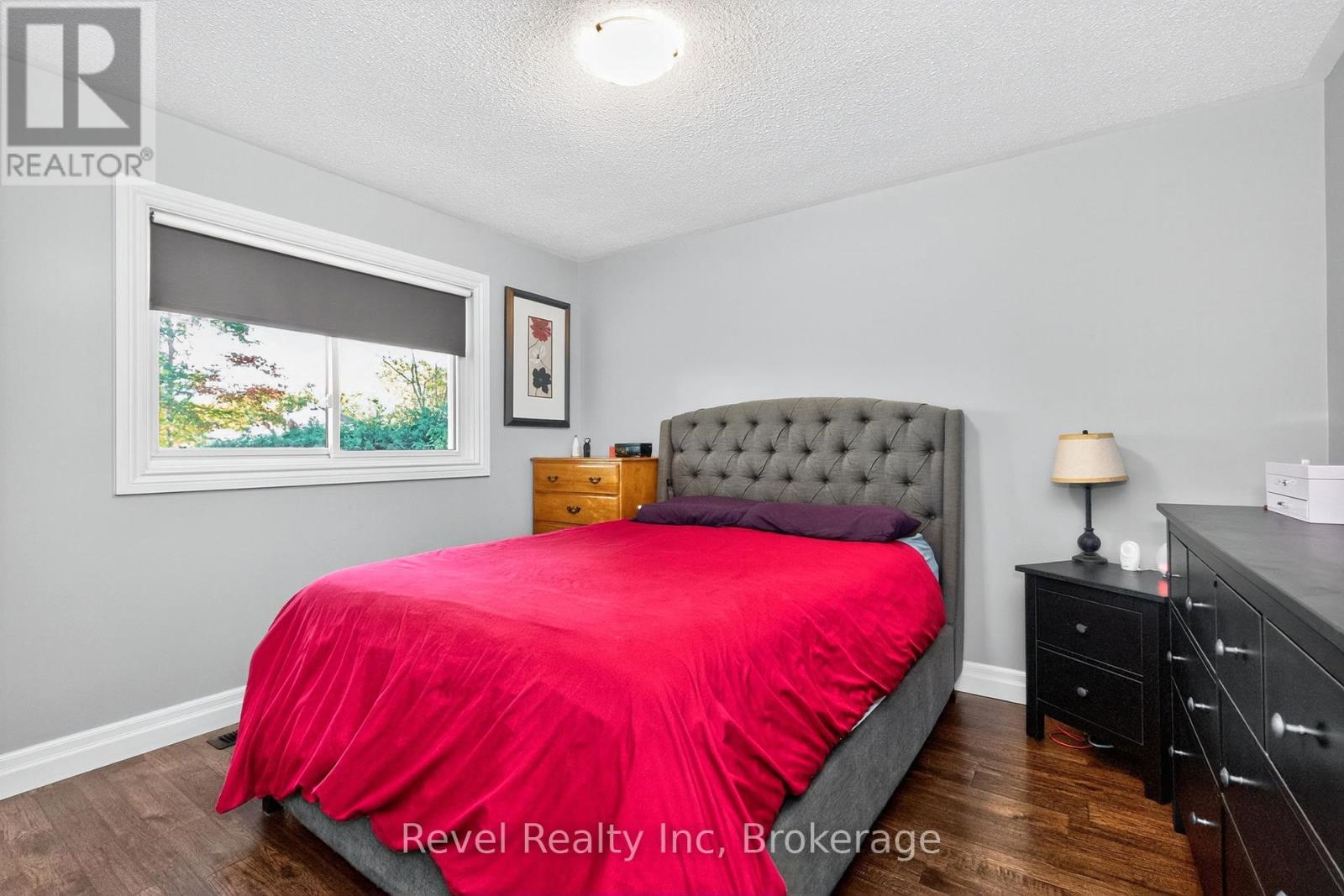 68 Broad Street, Penetanguishene, Ontario  L9M 1G2 - Photo 12 - S12457721