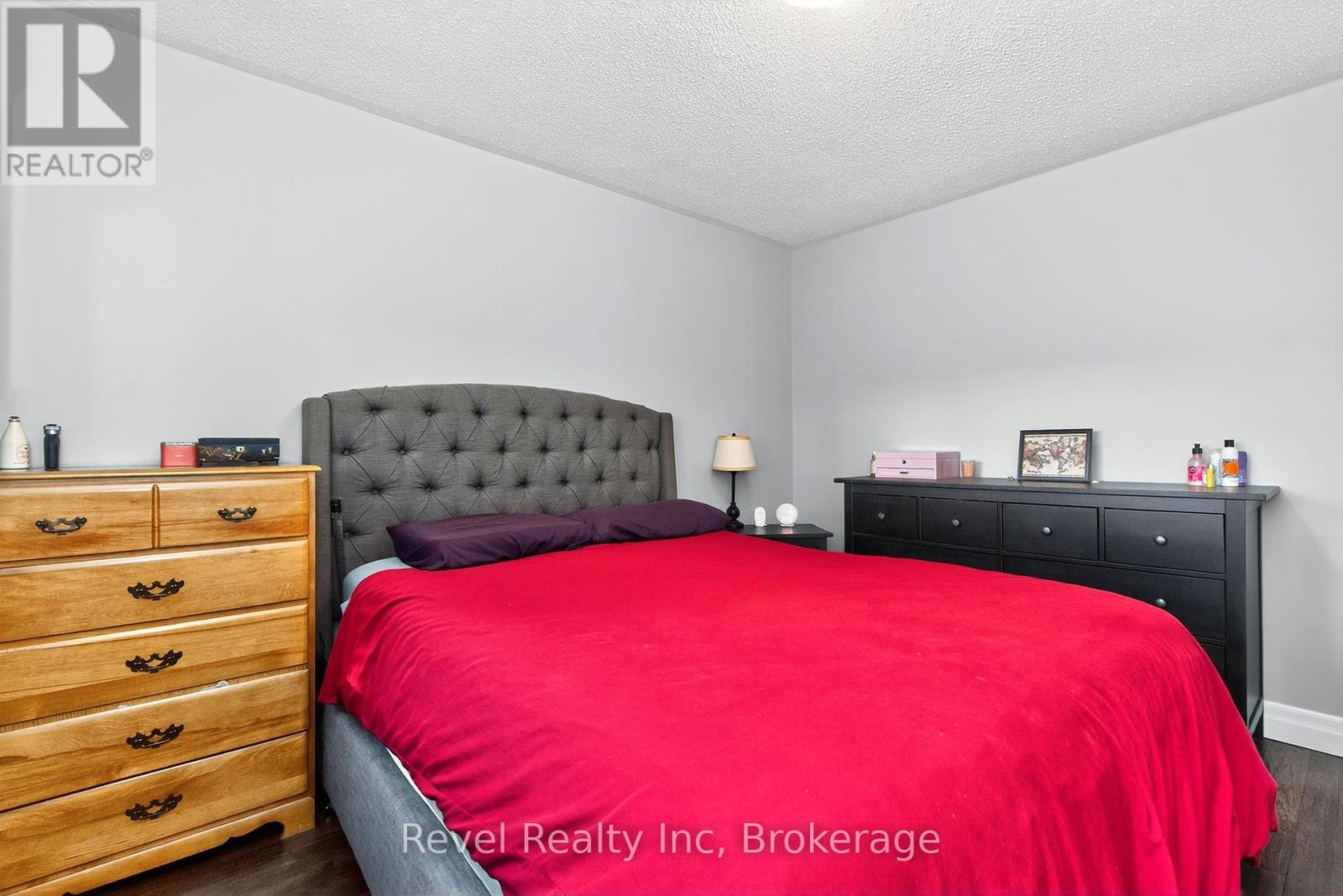68 Broad Street, Penetanguishene, Ontario  L9M 1G2 - Photo 13 - S12457721