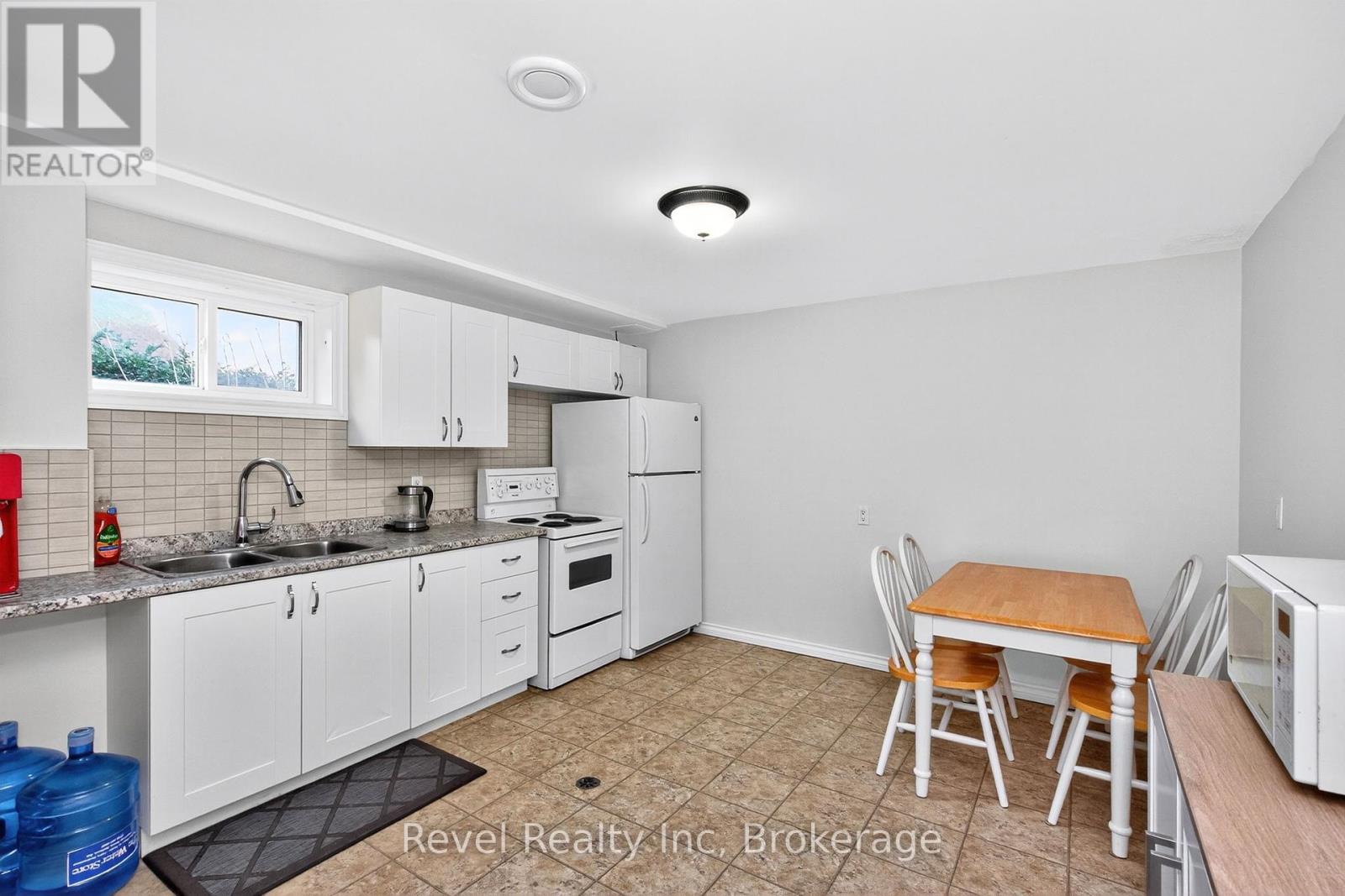 68 Broad Street, Penetanguishene, Ontario  L9M 1G2 - Photo 19 - S12457721