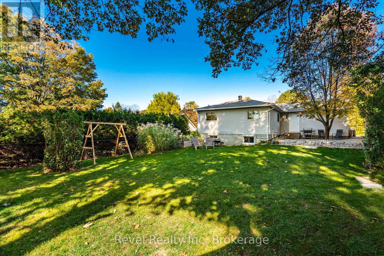 68 Broad Street, Penetanguishene, Ontario  L9M 1G2 - Photo 33 - S12457721