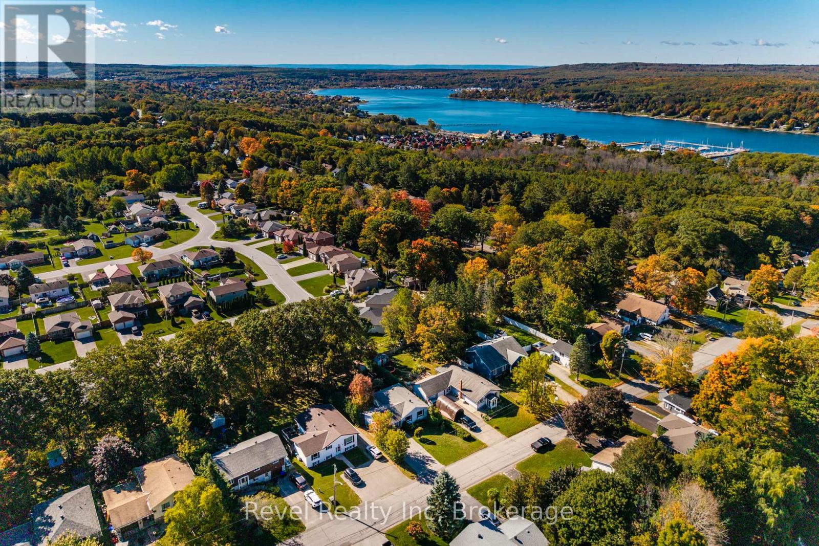 68 Broad Street, Penetanguishene, Ontario  L9M 1G2 - Photo 36 - S12457721
