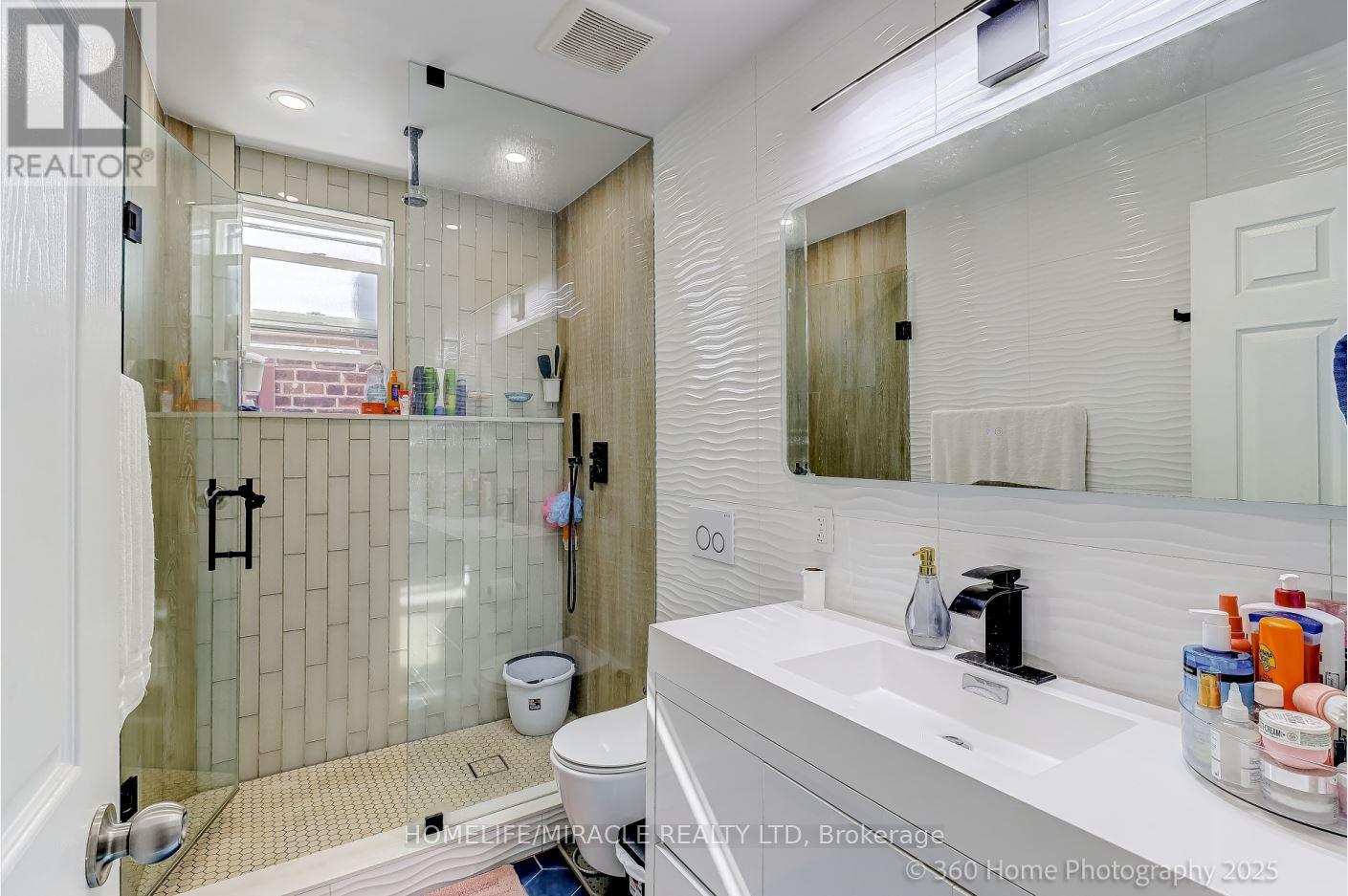 212 Symington Avenue, Toronto, Ontario  M6P 3W6 - Photo 14 - W12457643