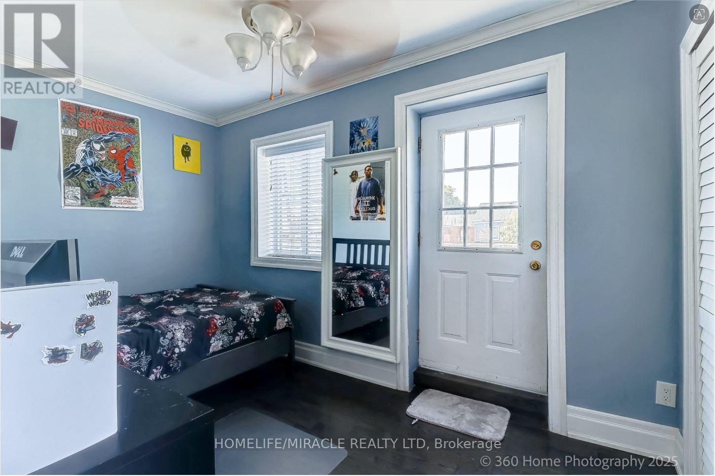212 Symington Avenue, Toronto, Ontario  M6P 3W6 - Photo 15 - W12457643