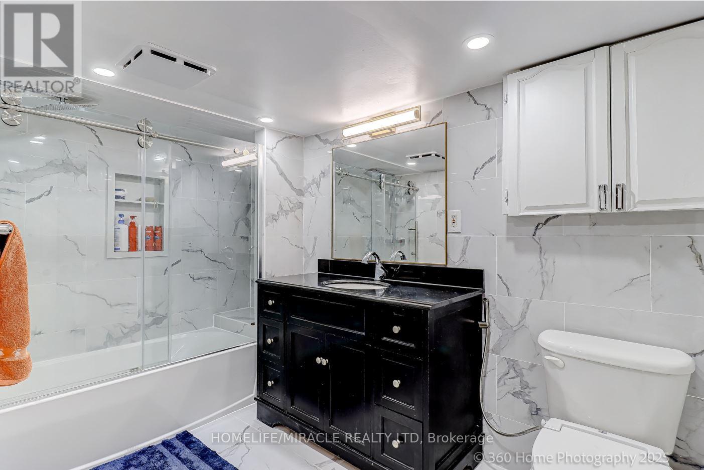 212 Symington Avenue, Toronto, Ontario  M6P 3W6 - Photo 17 - W12457643