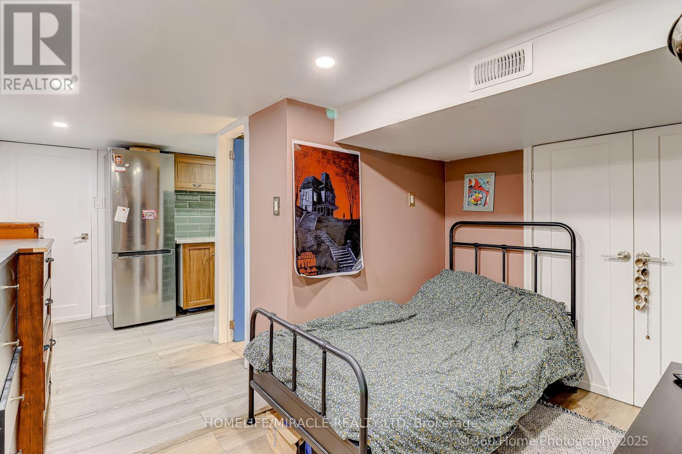 212 Symington Avenue, Toronto, Ontario  M6P 3W6 - Photo 19 - W12457643